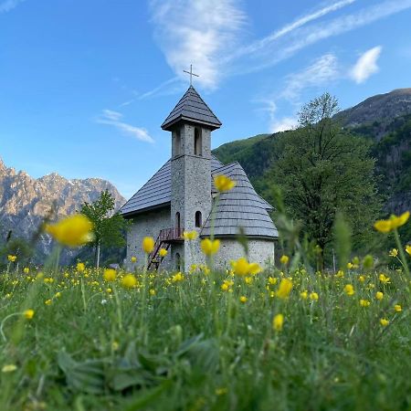 ホテルGjovalin Lokthi Shkodër エクステリア 写真